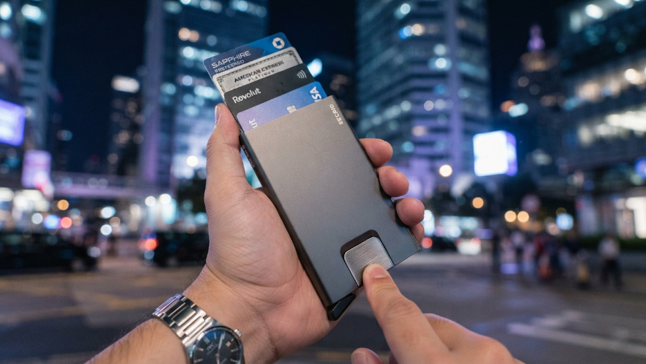 Ekster Coupon Code 2026: Save 20% on Smart Wallets & EDC Gear